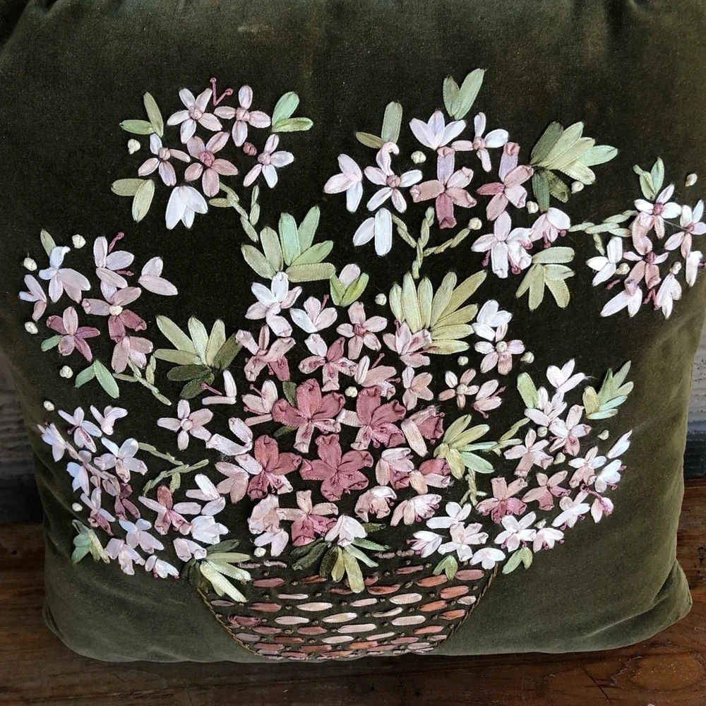 N/A decorative pillow